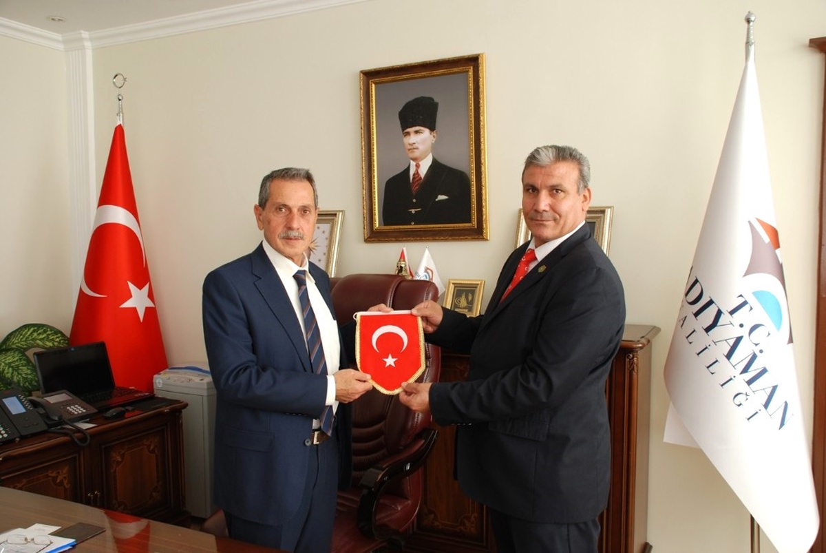 Vali Kalkancı: "Şehitlerimizin Kıymetli Aileleri Baş Tacımızdır"