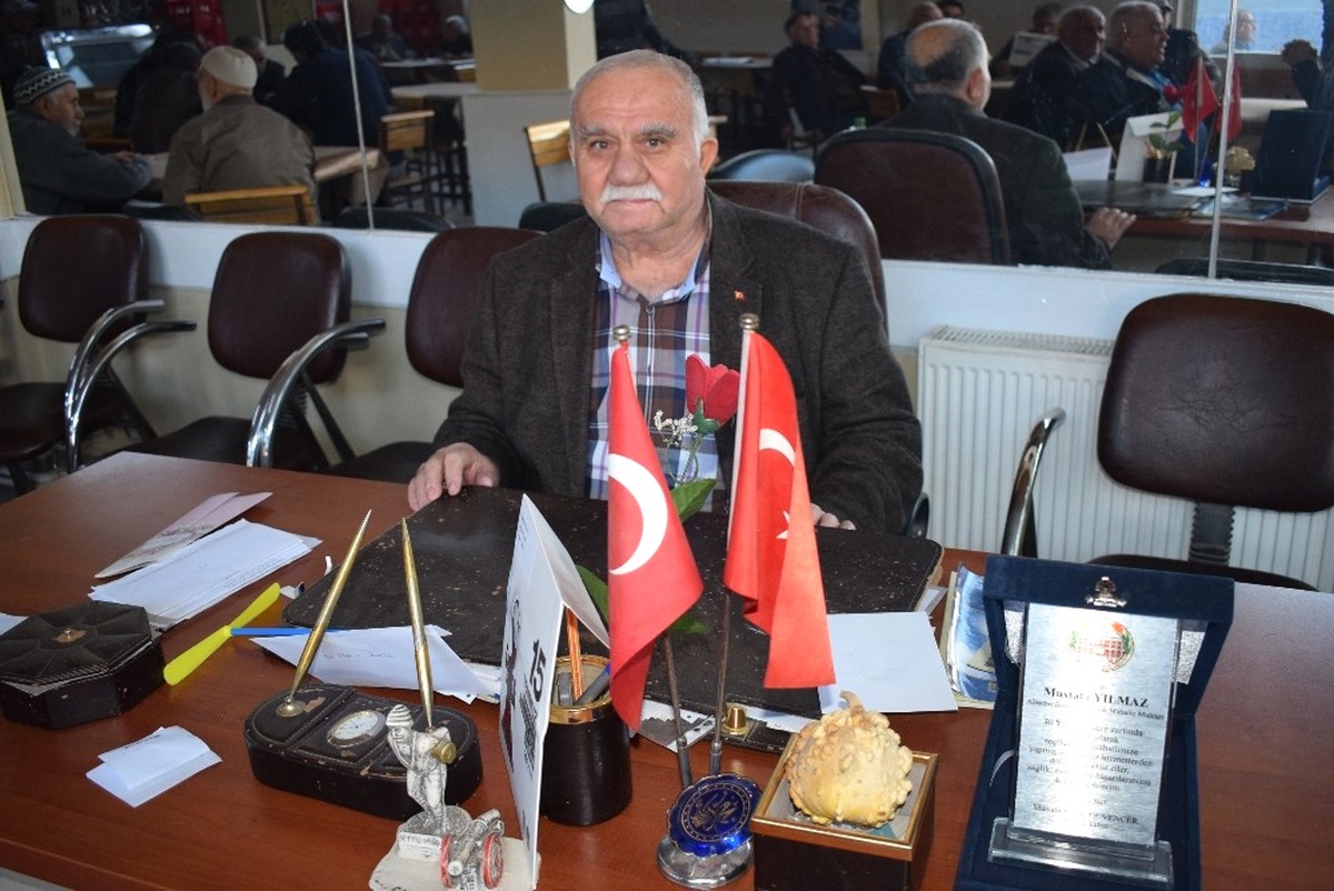 40 Yıldır Aynı Mahallenin Muhtarlığını Yapıyor