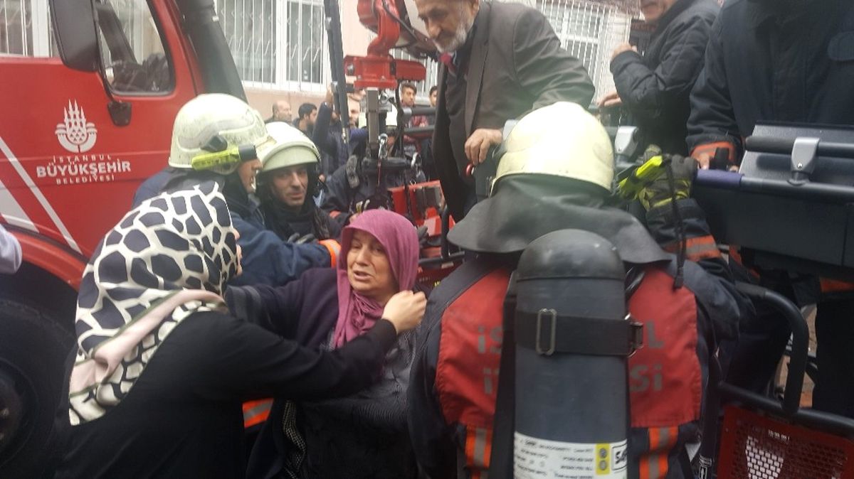 Ailesiyle Tartışan Genç, Evi Yaktı