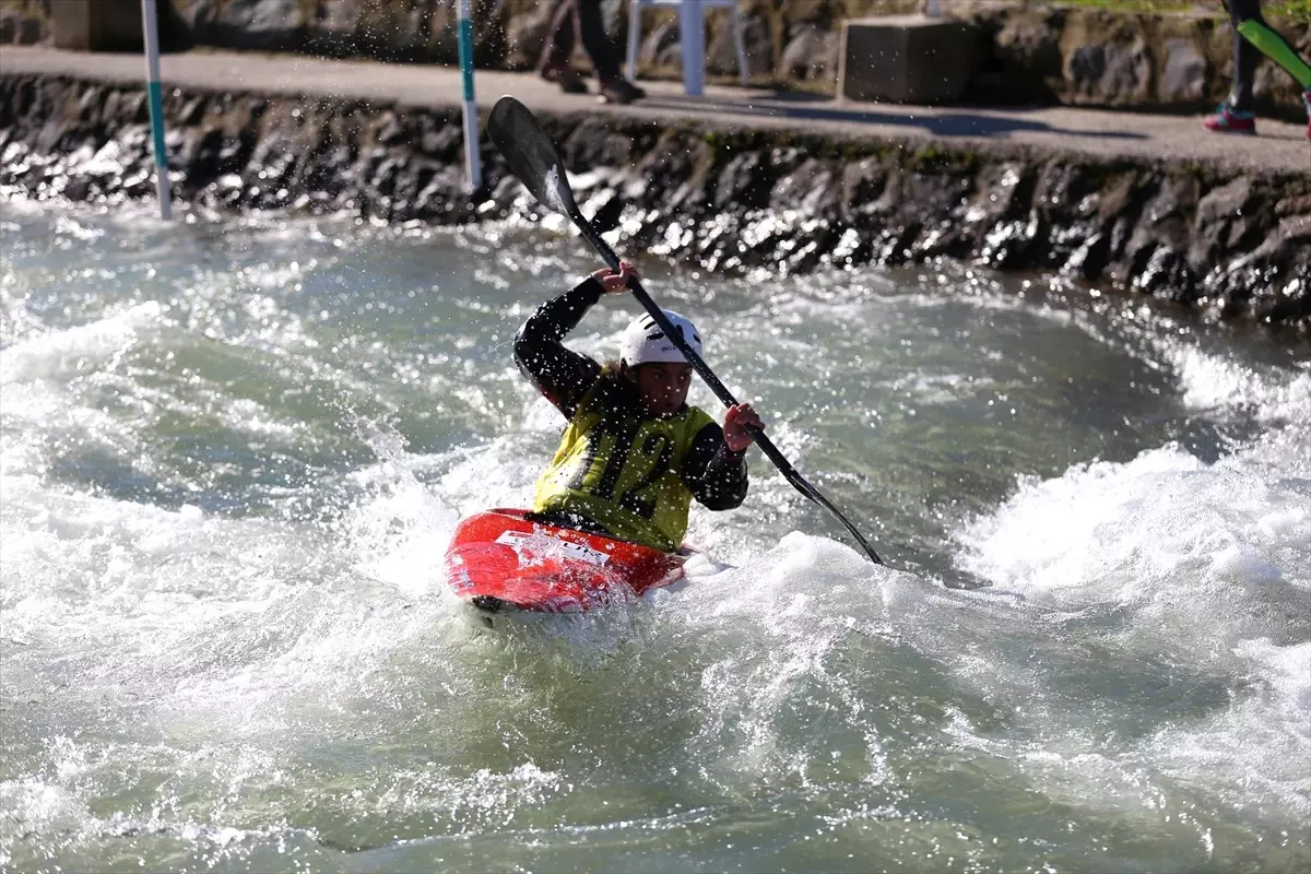 Akarsu Slalom Türkiye Şampiyonası Rize\'de Başladı