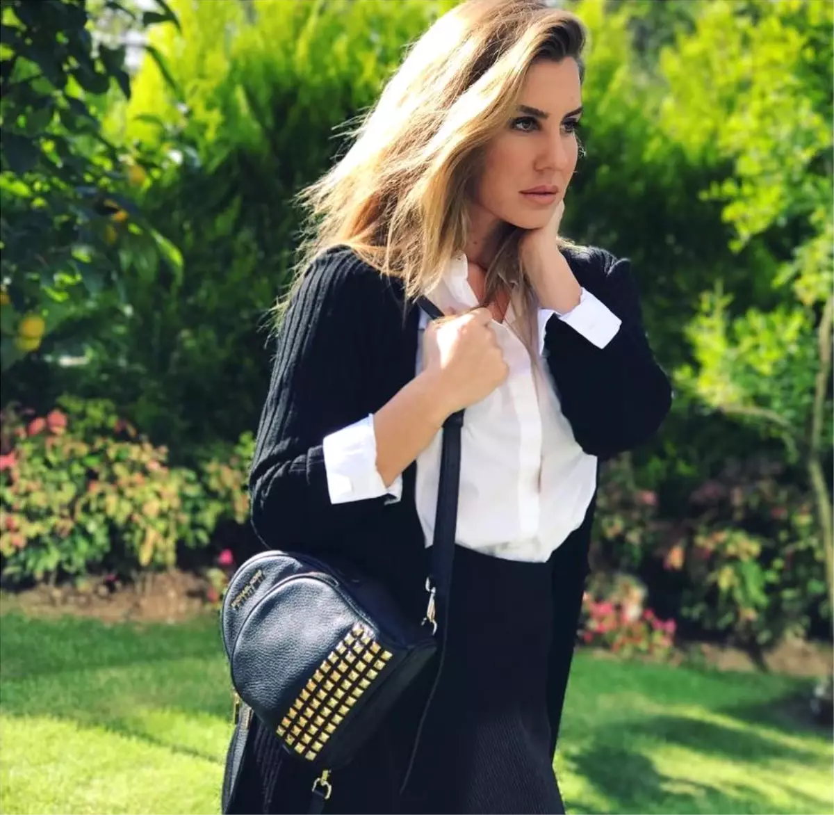 Alişan\'dan Ayrılan Eda Erol, Bıçak Altına Yatıp Göğüslerini Küçülttürdü