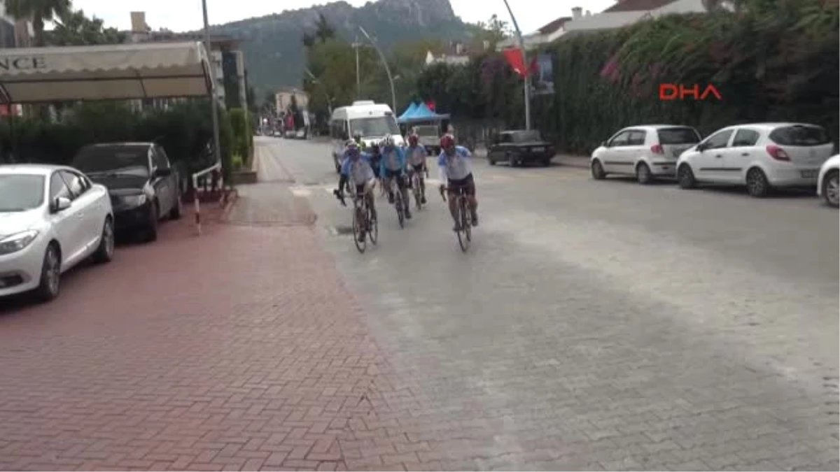 Antalya Aziz Sancar Vakfı\'nın Bisikletli Gönüllüleri Finike\'de