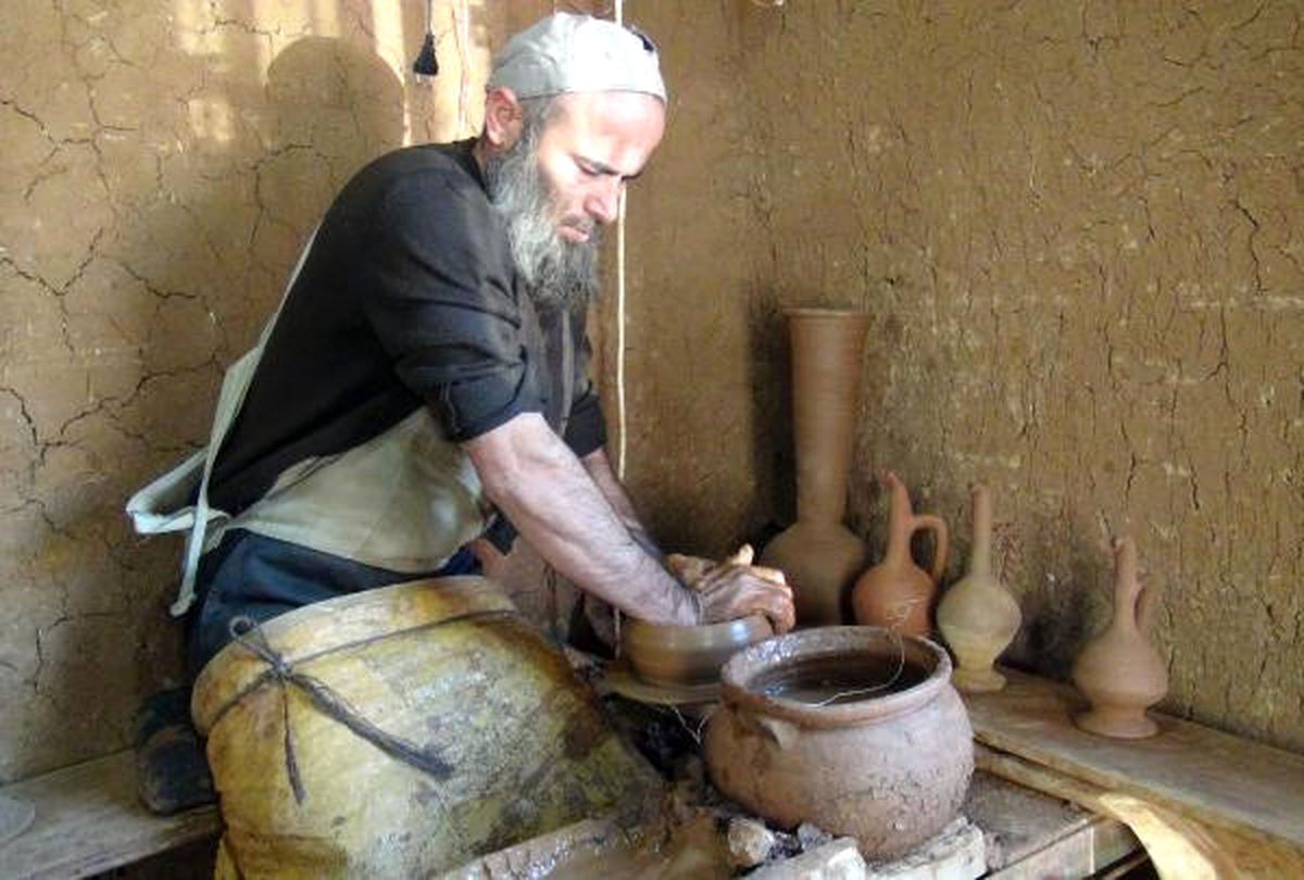 Ata Mesleği Çömlekçiliği Sürdürmeye Çalışıyor