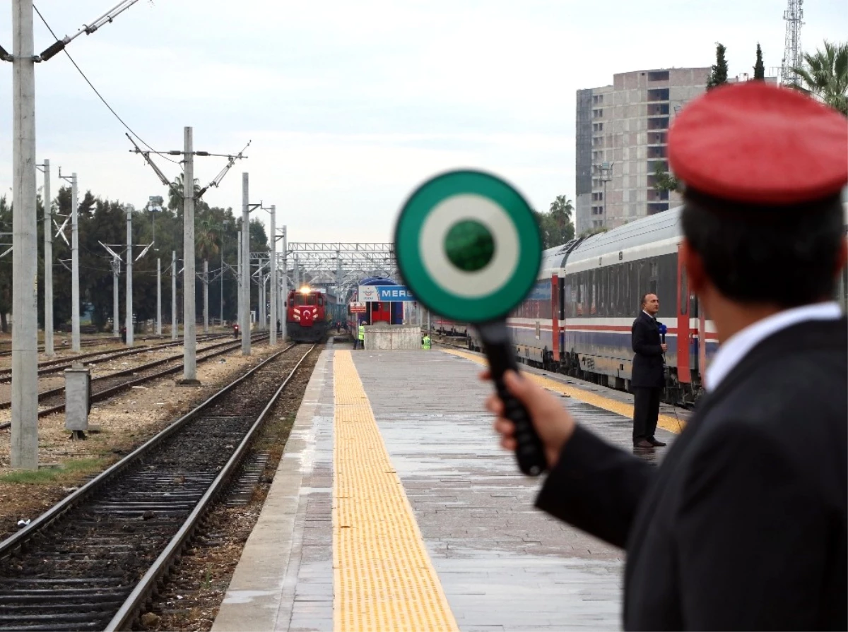 Bakü-Tiflis-Kars Hattındaki İlk Tren, Mersin\'e 10 Saat Erken Ulaştı