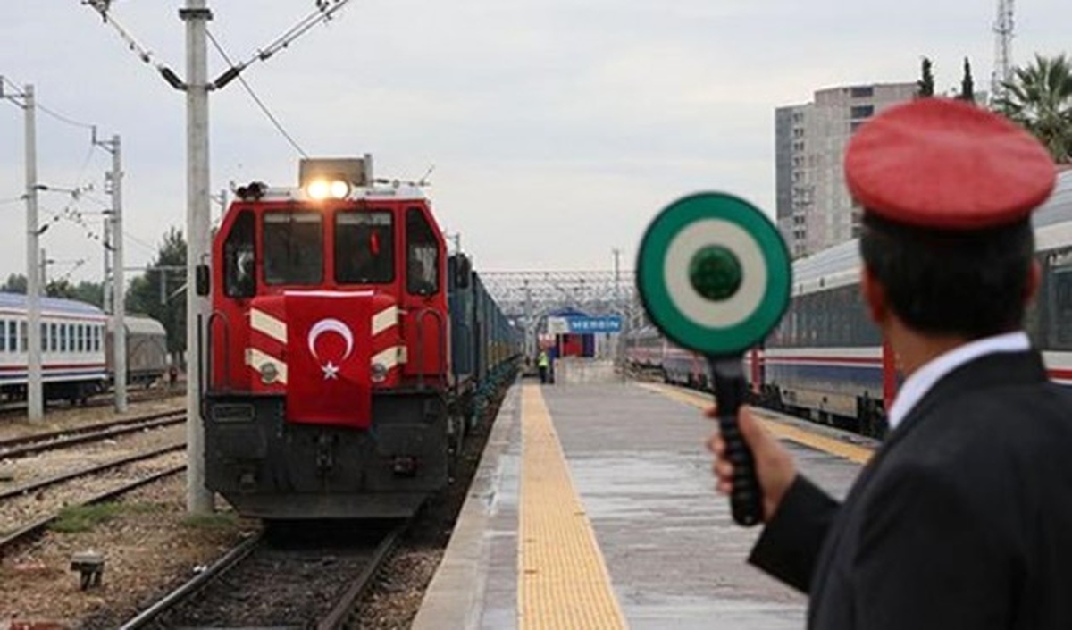 Bakü-Tiflis-Kars Hattındaki İlk Tren, Planlanandan 10 Saat Önce Mersin\'e Ulaştı