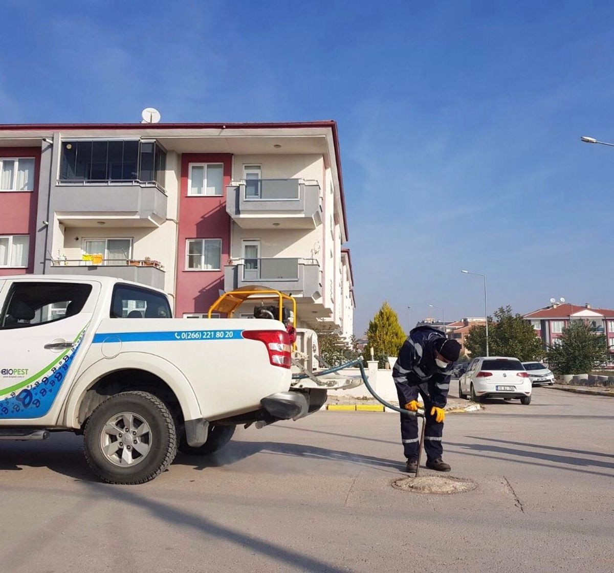 Balıkesir\'de 350 Bin Haşere Kaynağı İlaçlandı