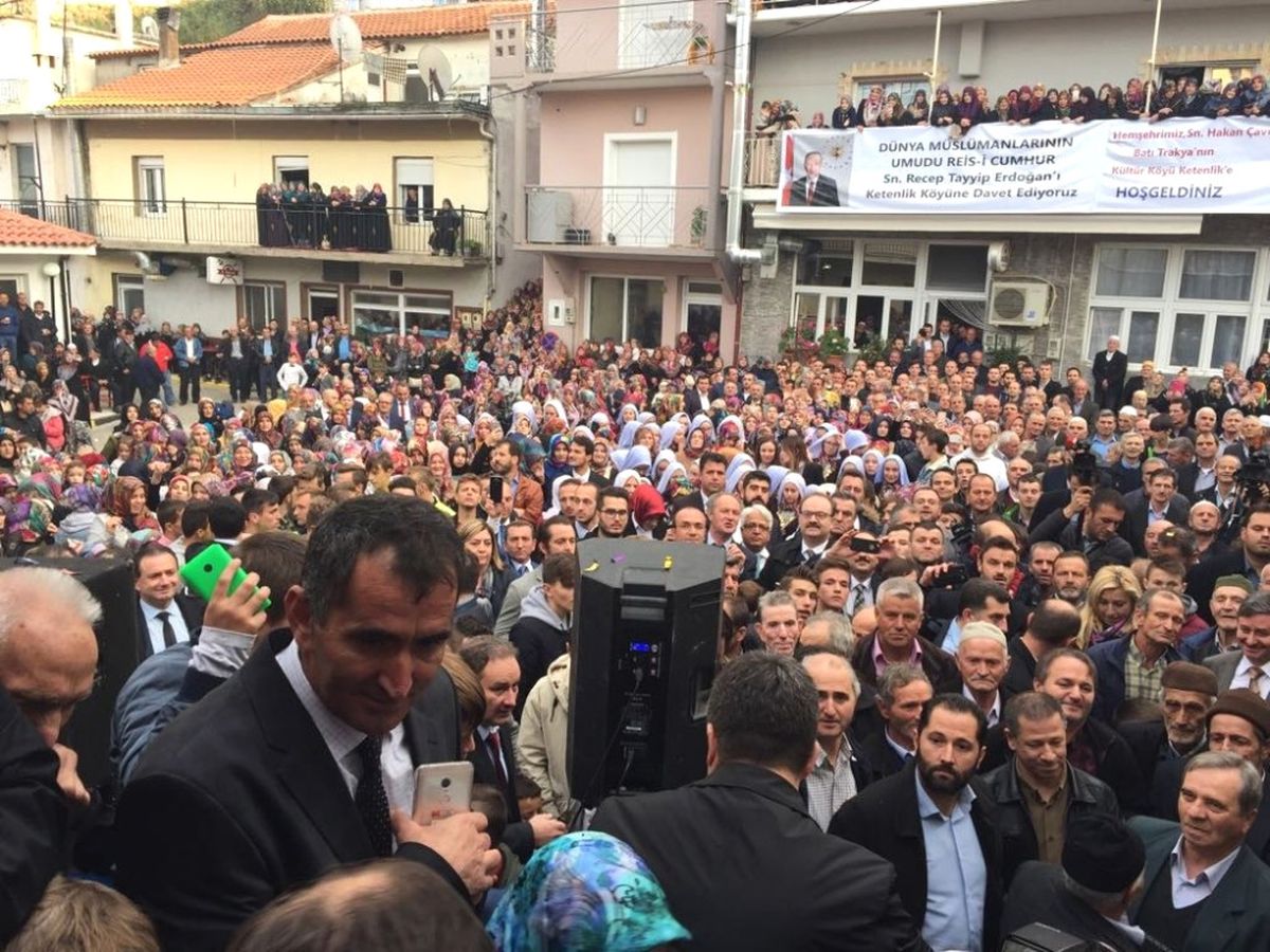 Başbakan Yardımcısı Çavuşoğlu\'na Doğduğu Köyde Coşkulu Karşılama