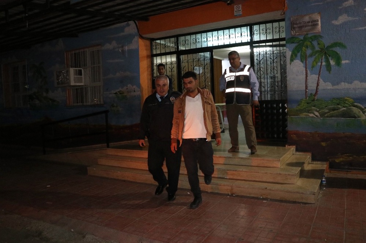 Başkasının Yerine Sınava Girmek İsterken Yakalandı