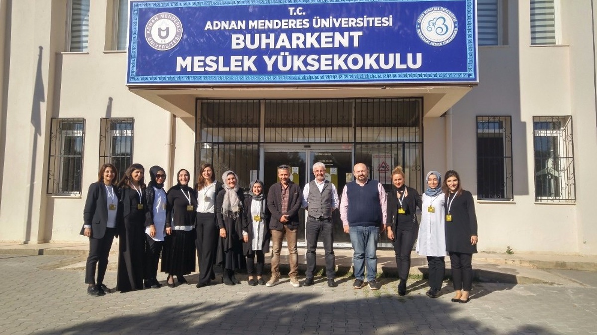 Buharkent Myo\'da \'İletişim Ustalığı\' Zirvesi Düzenlendi