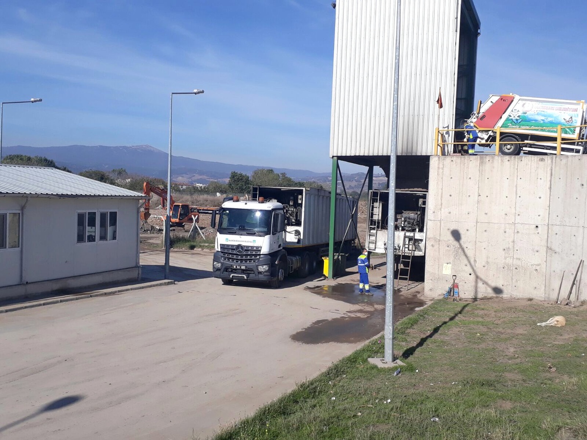 Büyükşehir Belediyesi Hergün 700 Ton Evsel Atığı Bertaraf Ediyor
