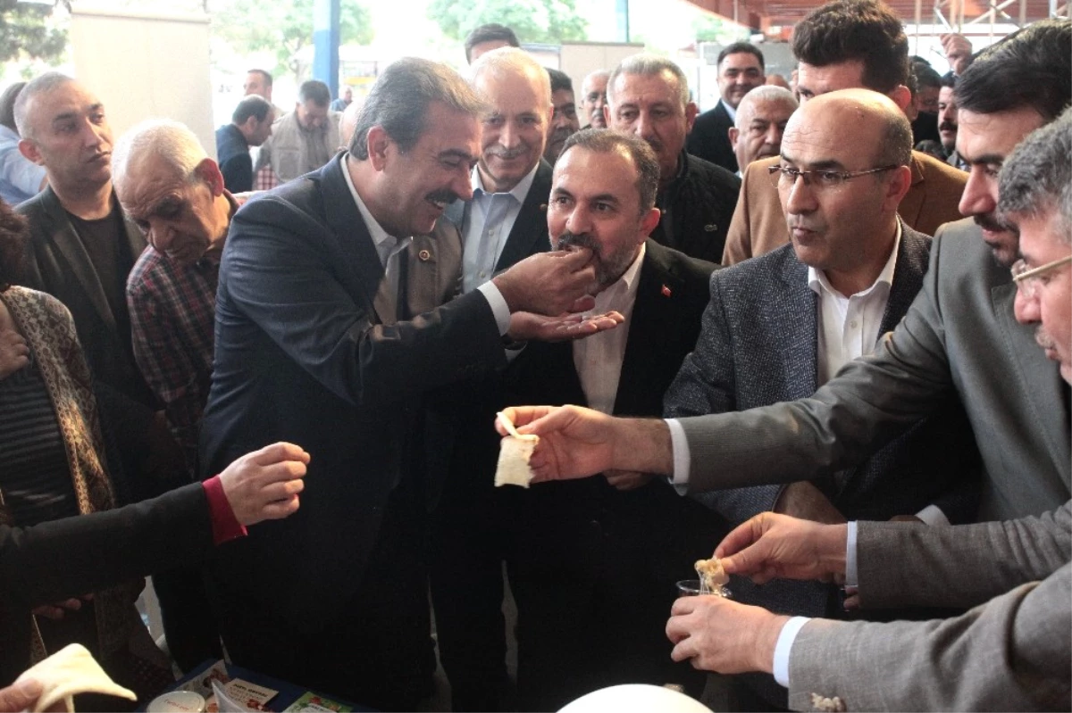 CHP\'li Başkan Çetin, AK Parti Milletvekili Dağlı\'yı Balla Besledi