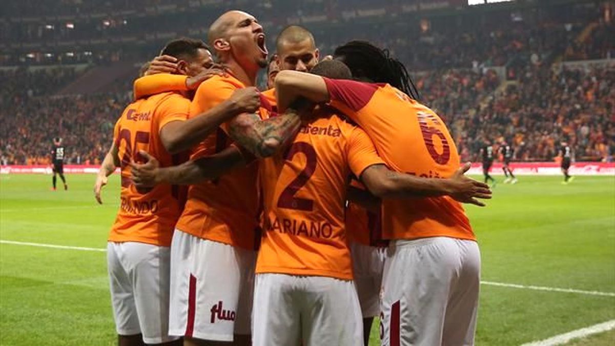 Galatasaray\'da Moraller Düzeldi