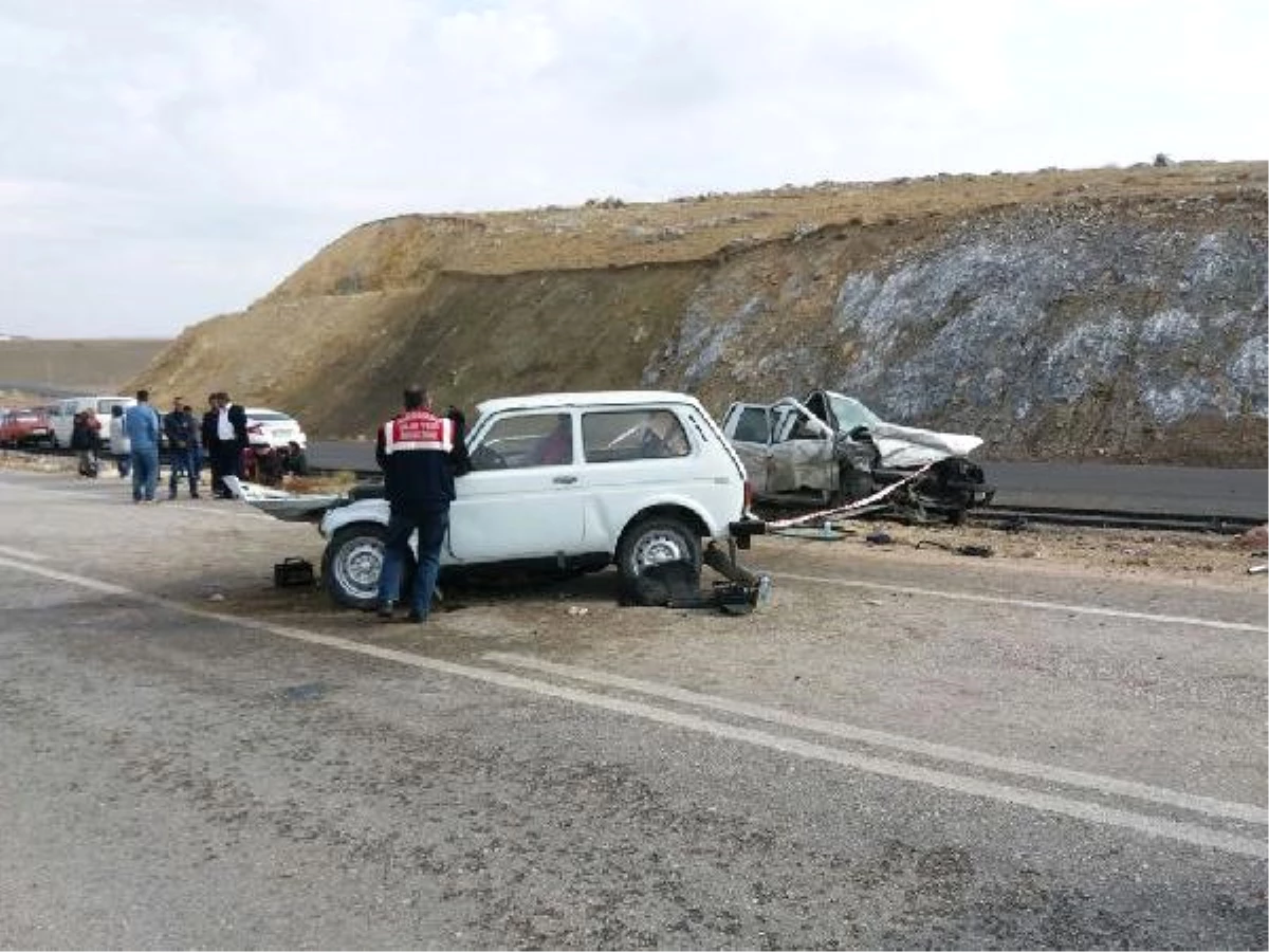 Haymana\'da İki Otomobil Çarpıştı: 1 Ölü