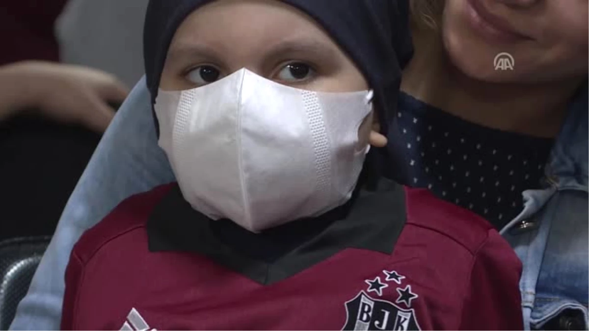 İzmir Beşiktaşlılar Derneğinden Onkoloji Hastalarına Destek