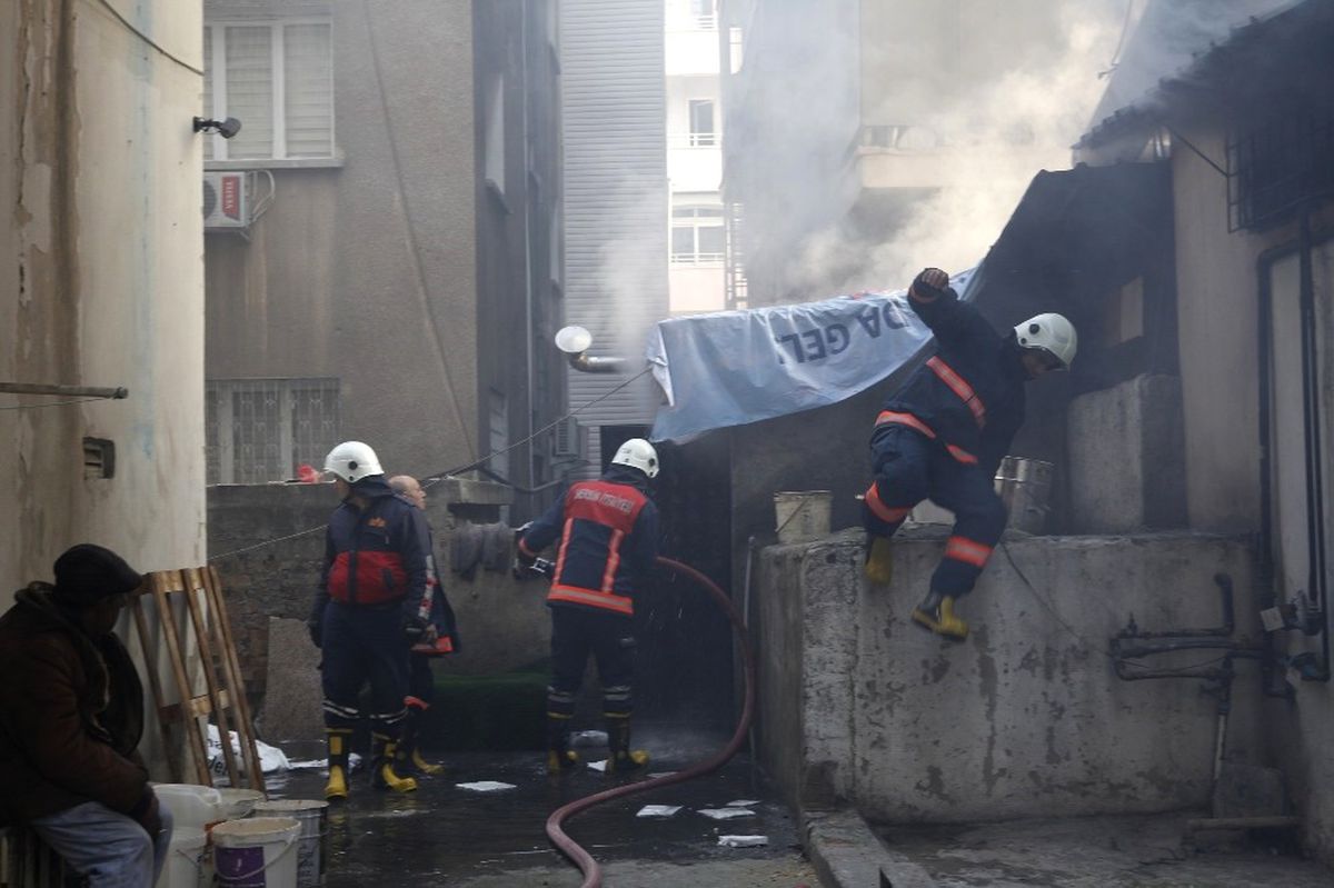 Mersin İtfaiyesinden Vatandaşlara Yangın ve Zehirlenme Uyarısı