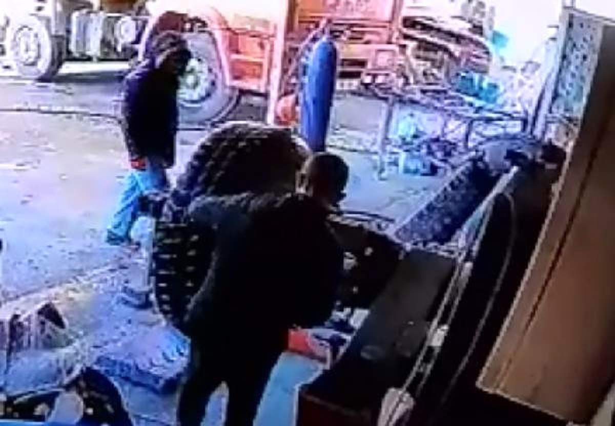 Tamir Ettiği Lastik Bomba Gibi Patlayınca Ağır Yaralandı