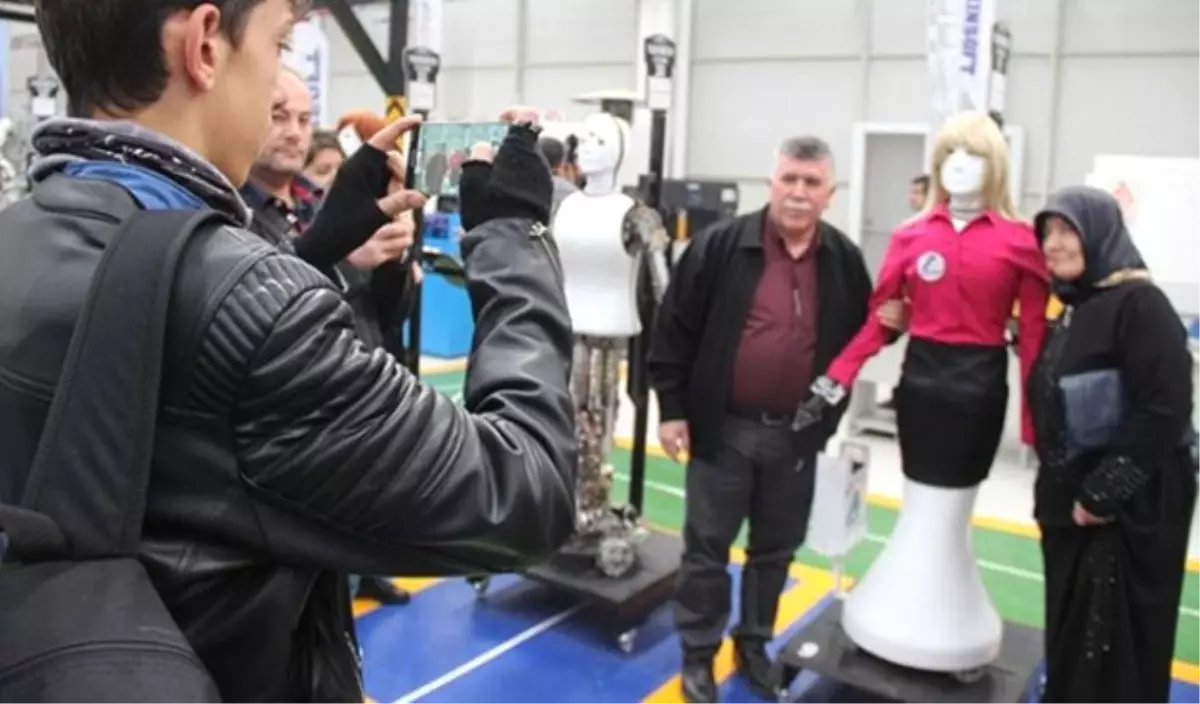 Türkiye\'nin İlk İnsansı Robot Fabrikası Açıldı