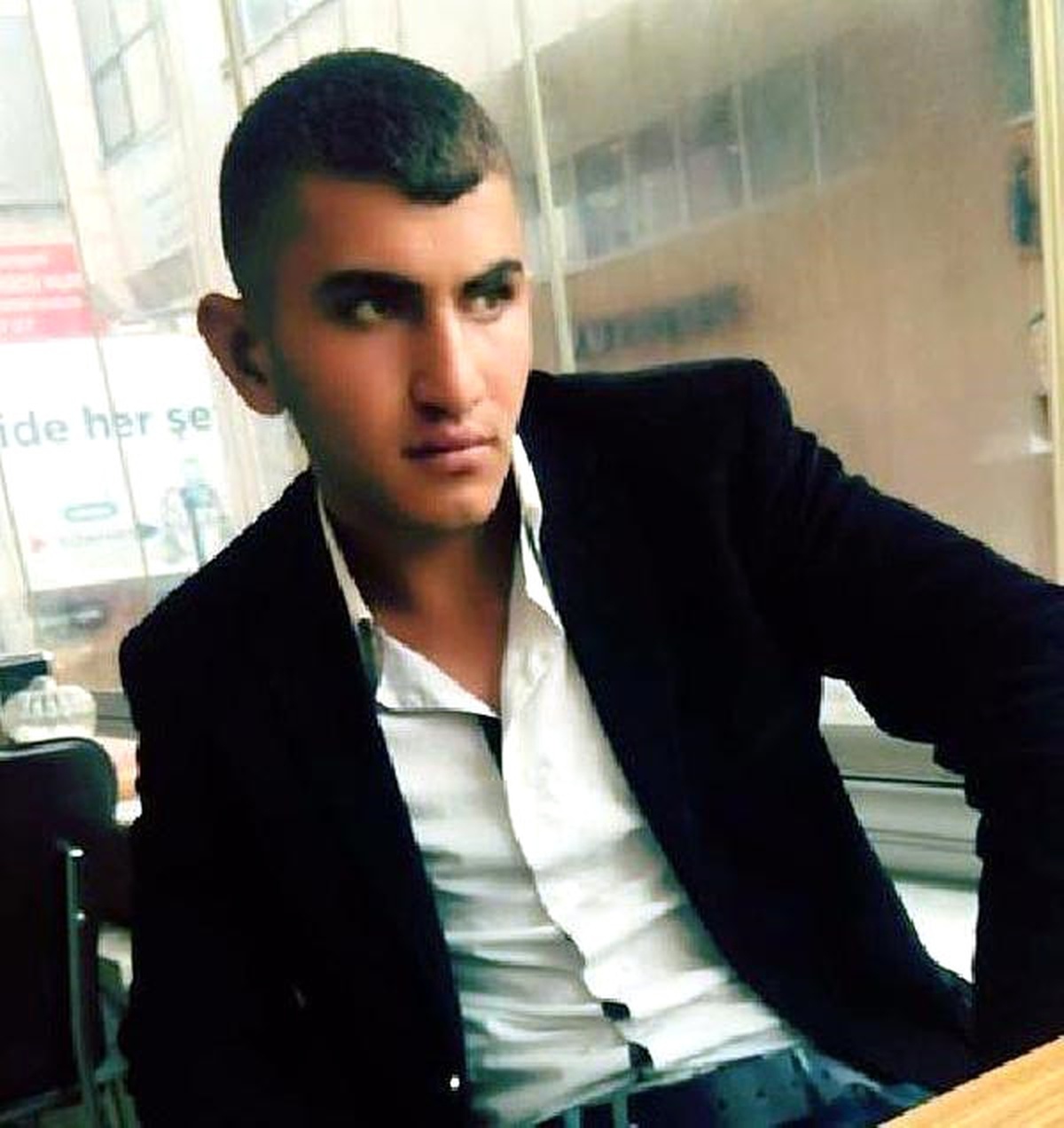 16 Yaşındaki Lise Öğrencisi Bıçaklanarak Öldürüldü