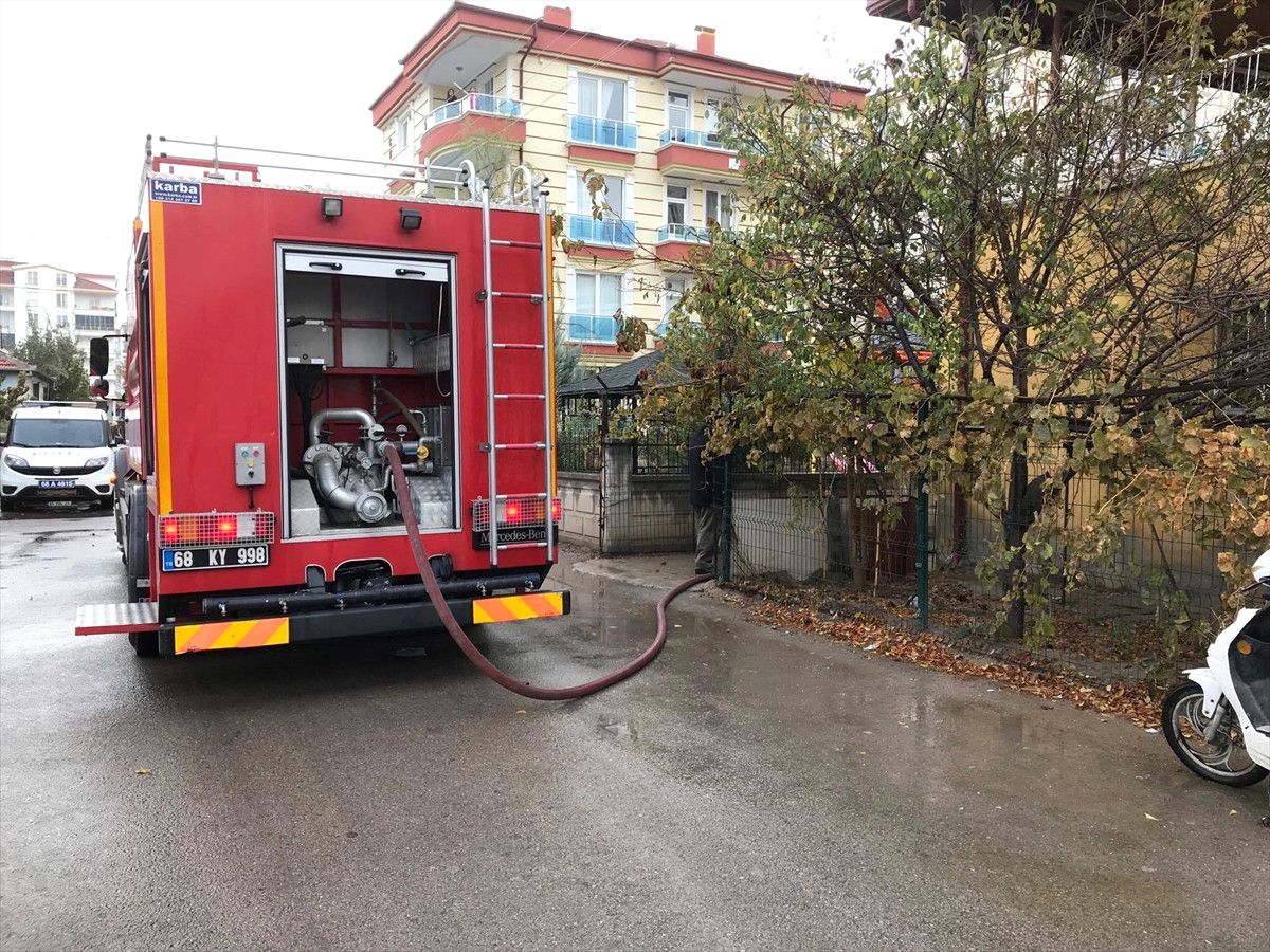 Aksaray\'da Ev Yangını
