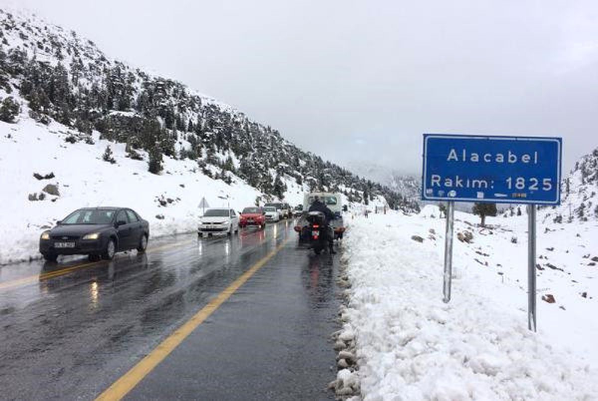 Akseki- Seydişehir Yolu Kar Nedeniyle Ulaşıma Kapandı (2)