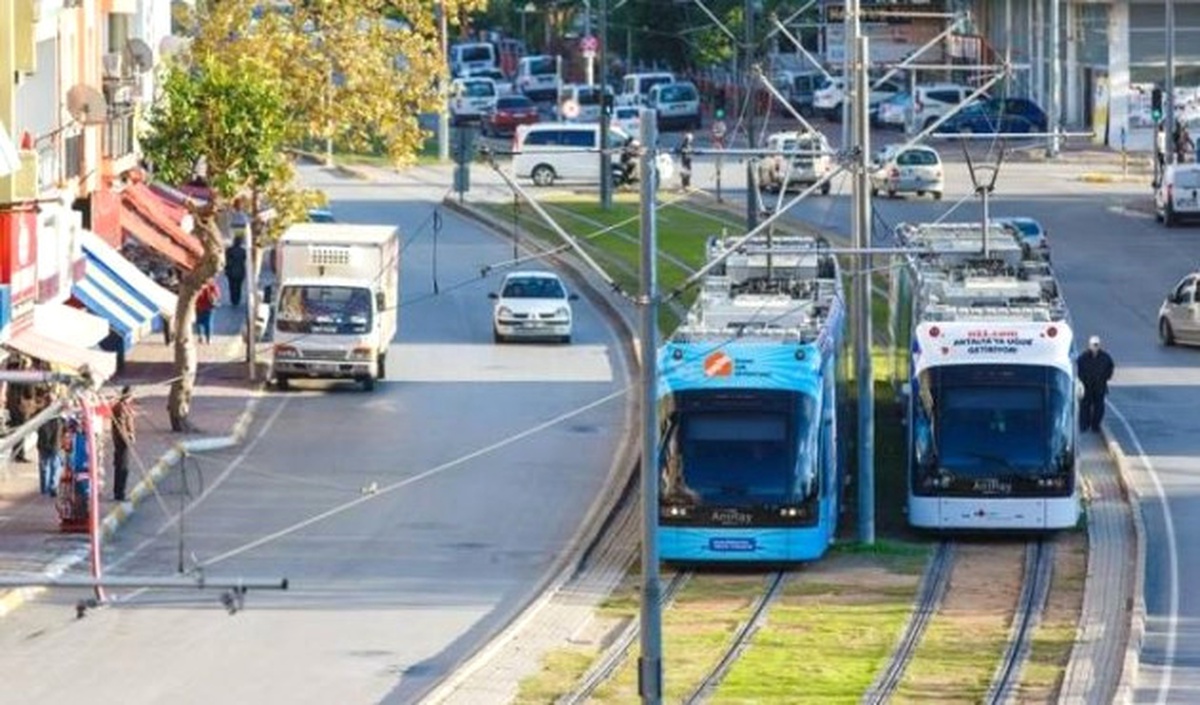 Antalya\'da Raylı Sistem İçin Halk Oylaması: Yüzde 97 "Evet"