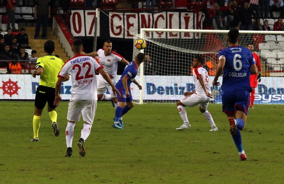 Antalyaspor İç Sahada Var, Dışarı da Kayıp