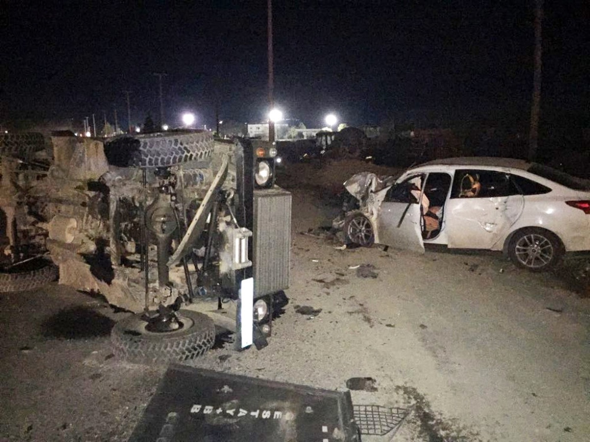 Askeri Araç Otomobille Çarpıştı: 3\'ü Asker, 5 Yaralı