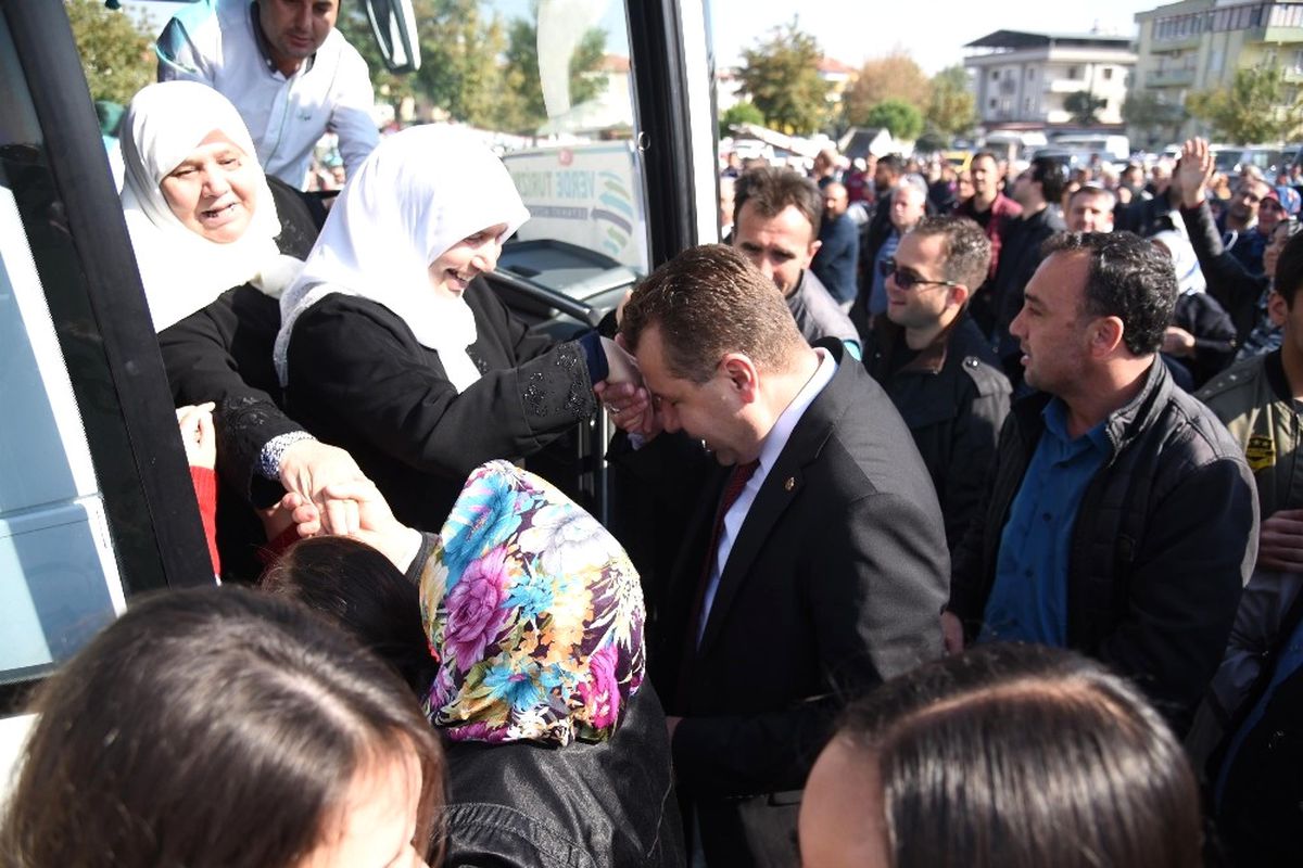 Başkan Yılmaz, Umre Yolcularını Uğurladı