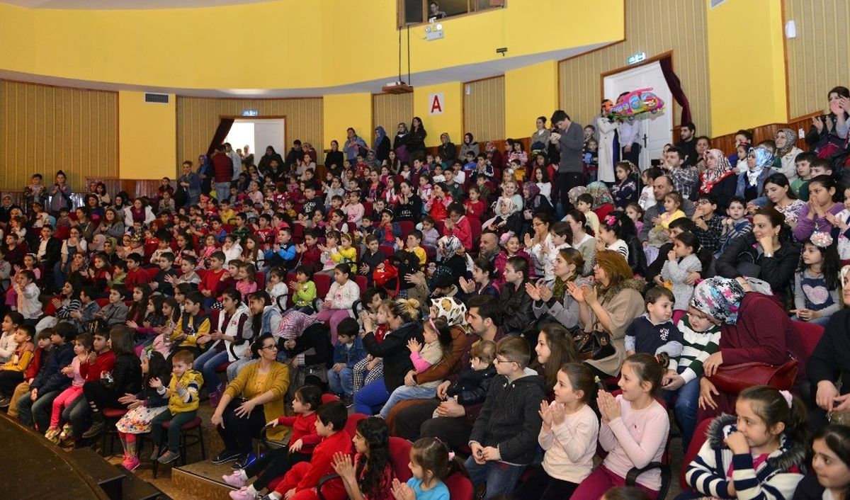 Çocuklara Tiyatro Yıldırım\'da Açılıyor