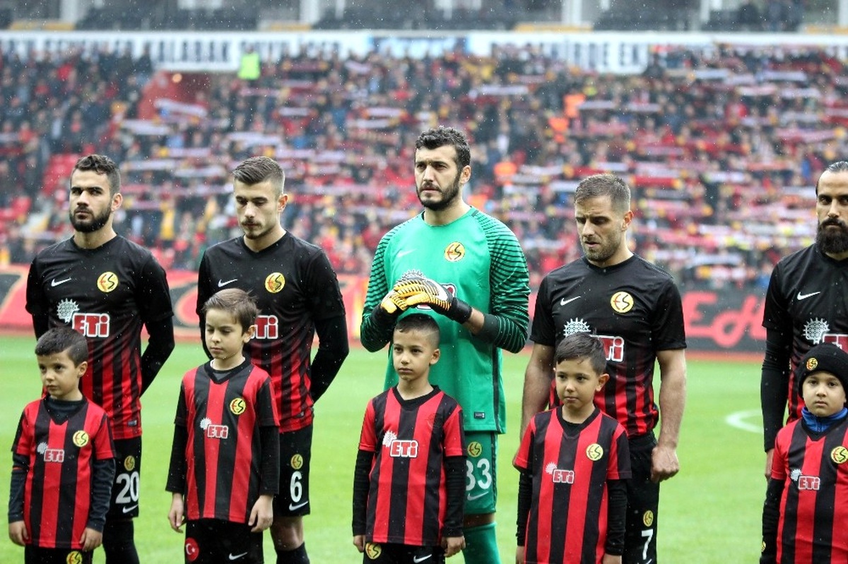 Eskişehirspor-Ankaragücü Maçı Öncesi Yürek Isıtan Kareler