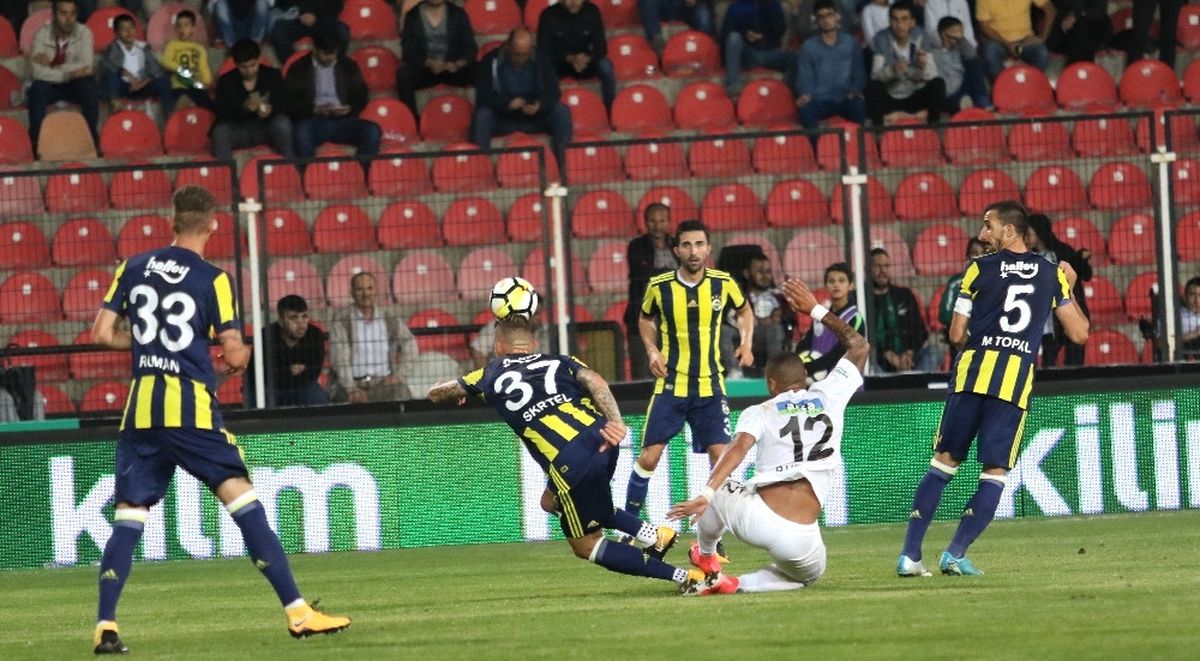 Fenerbahçe\'den \'Mehmet Topal\' Açıklaması