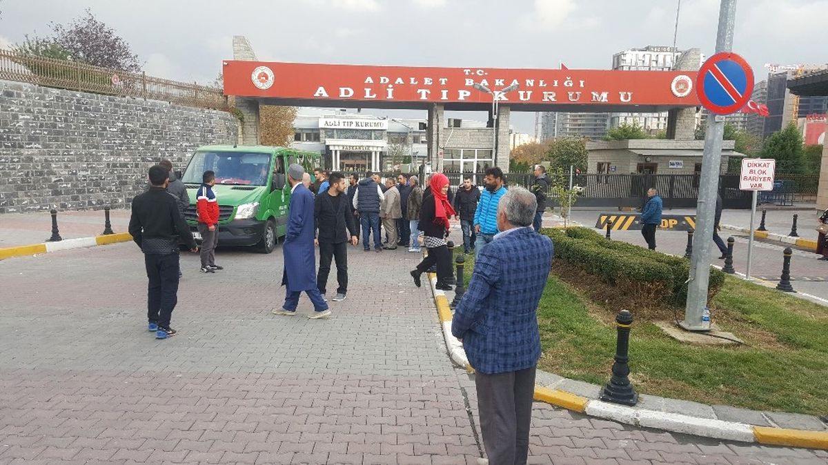 Kadıköy\'deki Kazada Hayatını Kaybedenlerin Cenazeleri Yakınlarına Teslim Edildi