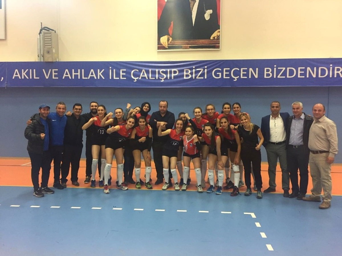 Kayseri Atletik Spor, Seyhan Belediyesi\'ne Set Vermeden Yendi