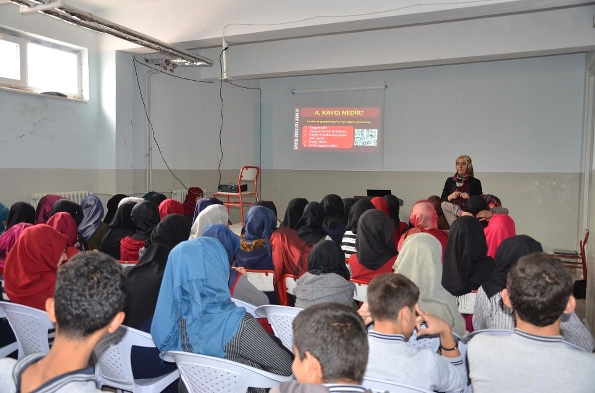 Madem\'den Öğrenci ve Velilere Seminer