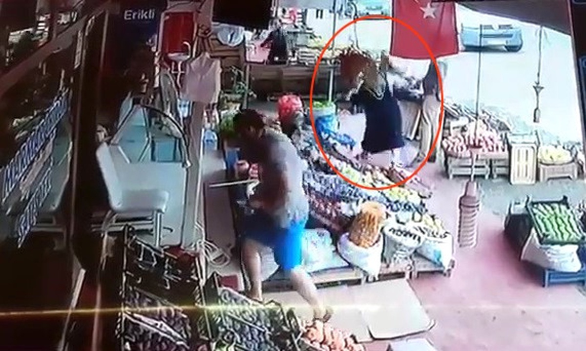 Mahkeme Pazarcı Kadınların Kavgasında Armudu Silah Saydı