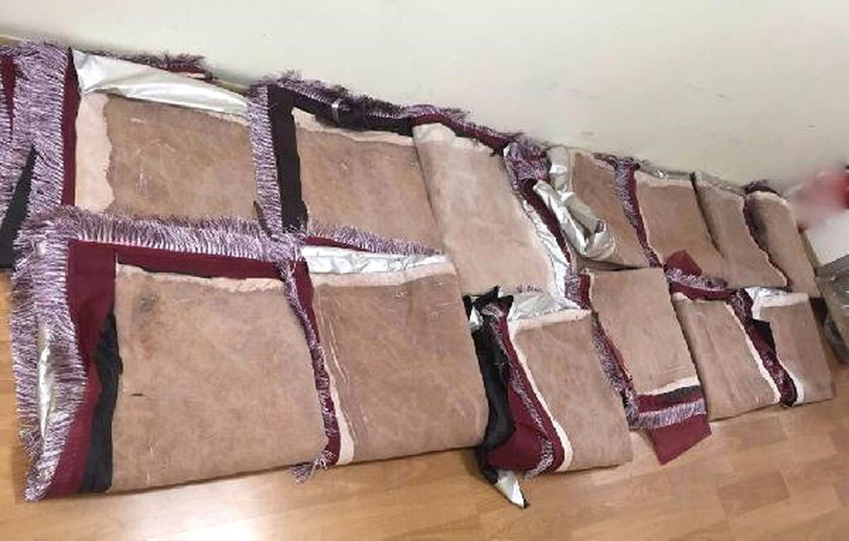 Masa Örtüsünden Uyuşturucu Çıktı