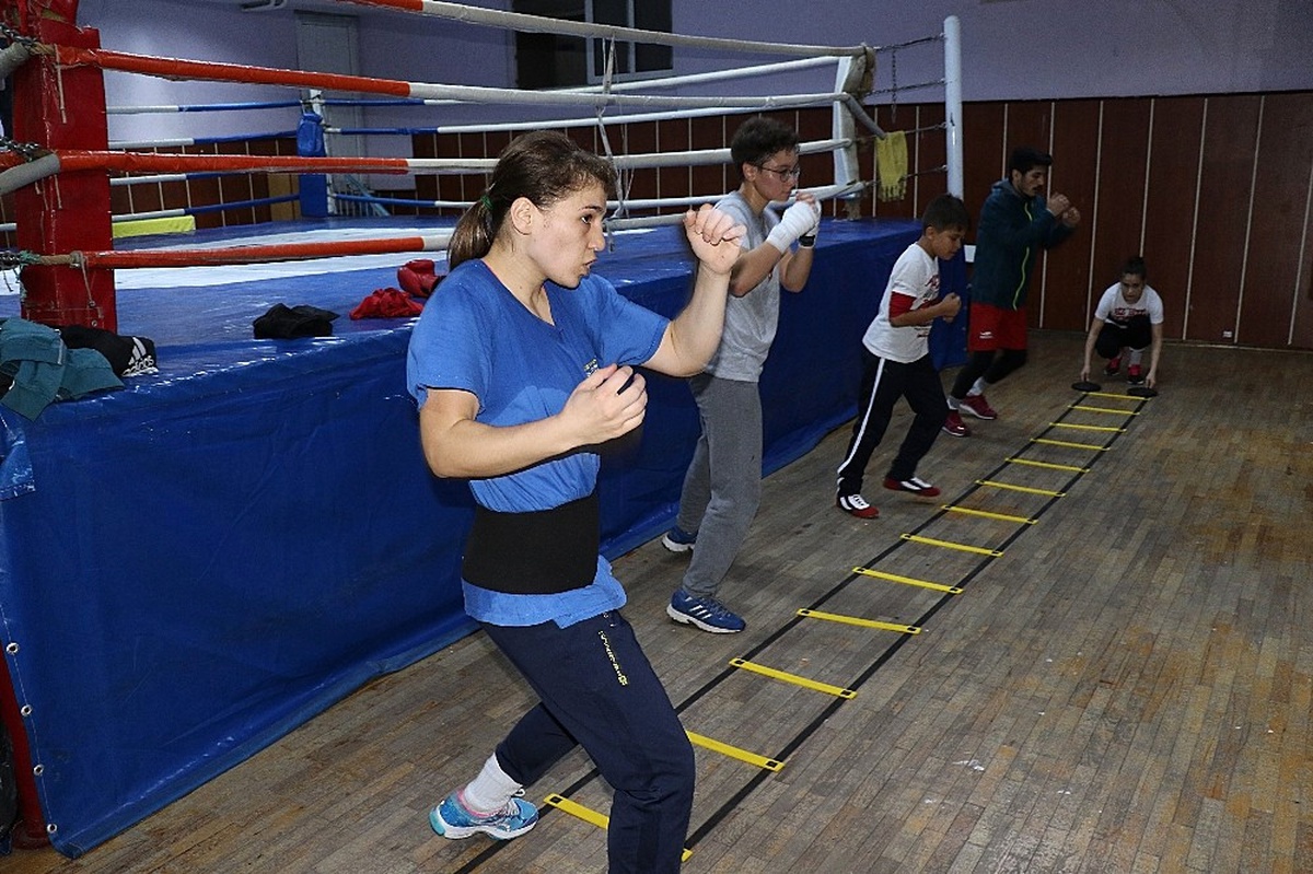 Milli Sporcular, Dünya Şampiyonası\'na Hazırlanıyor