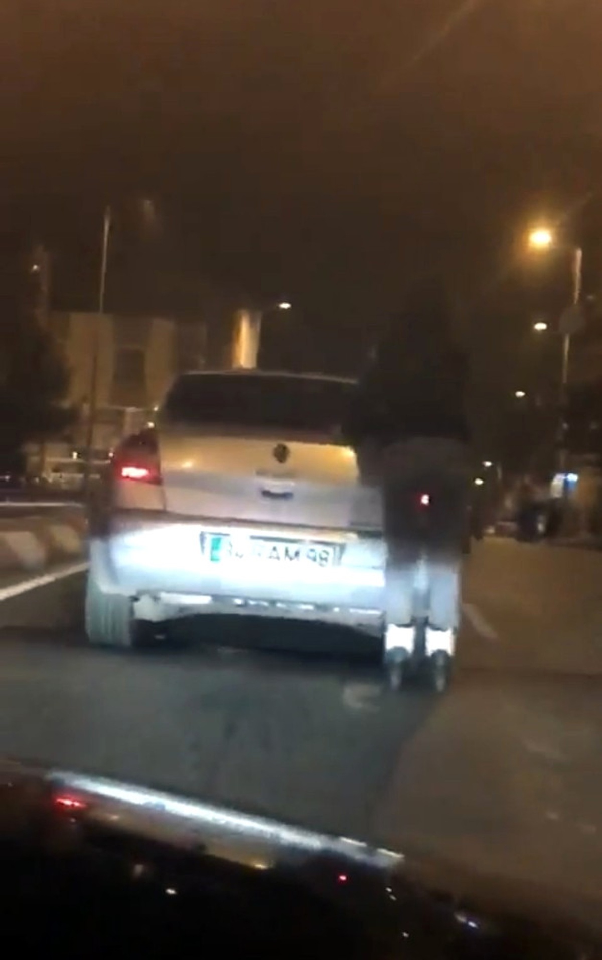 İstanbul\'da Patenci Gencin Tehlikeli Yolculuğu
