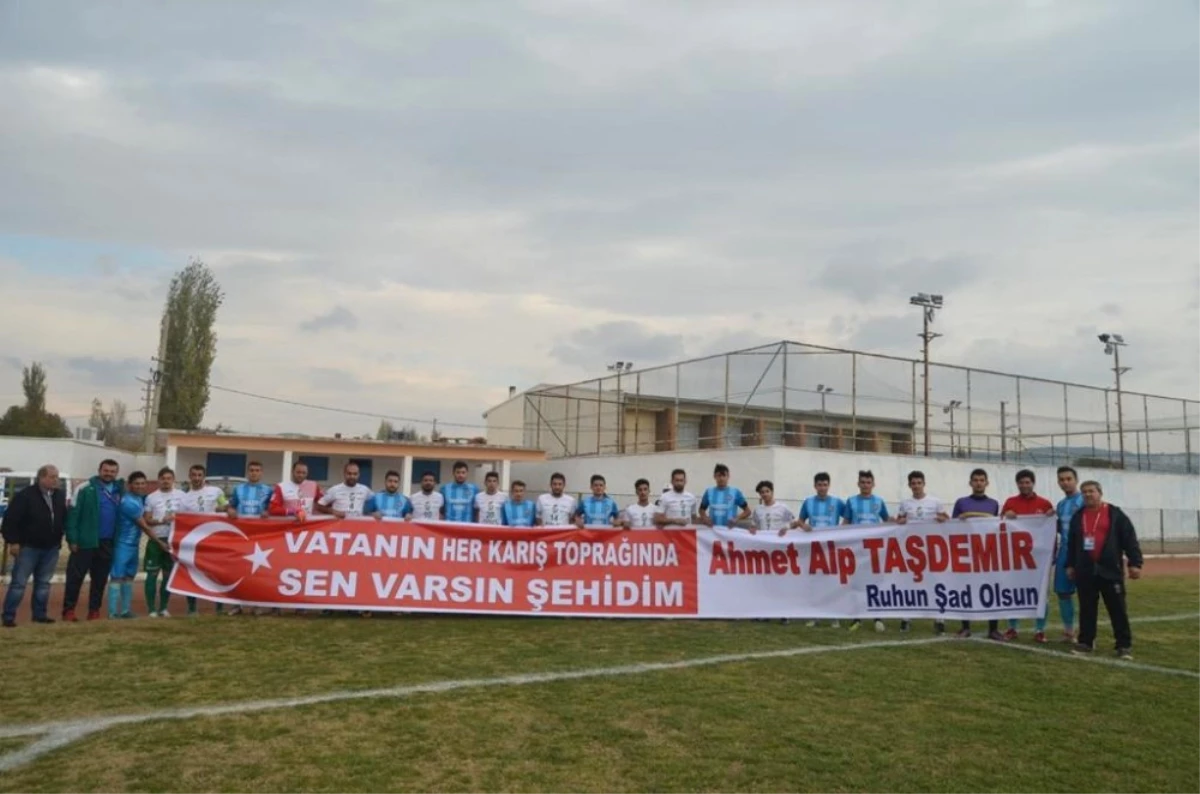 Selendi Belediyespor Şehidini Unutmadı