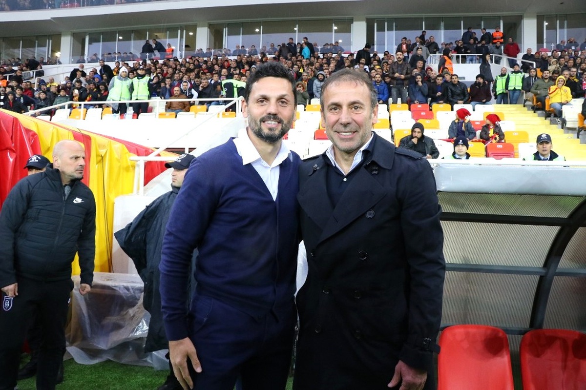 Süper Lig: Evkur Yeni Malatyaspor: 0 - Medipol Başakşehir: 1 (İlk Yarı)