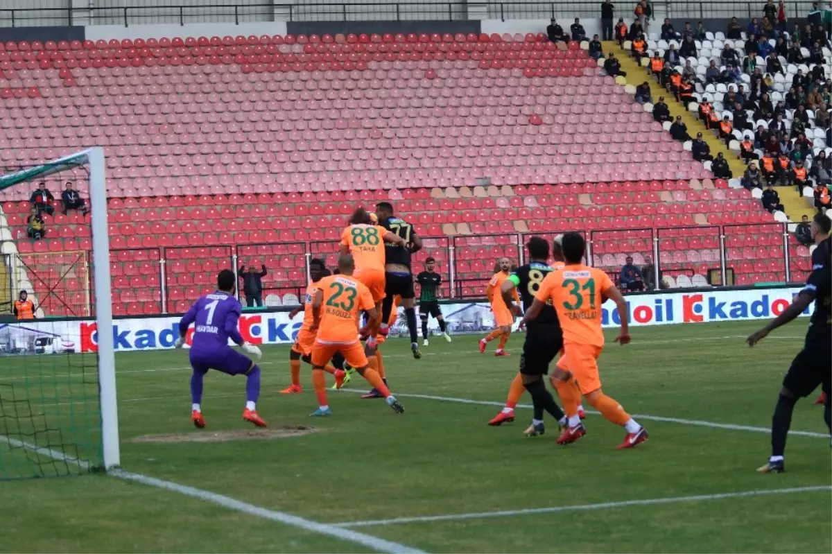 Süper Lig: Teleset Mobilya Akhisarspor: 0 - Aytemiz Alanyaspor: 4 (Maç Sonucu)