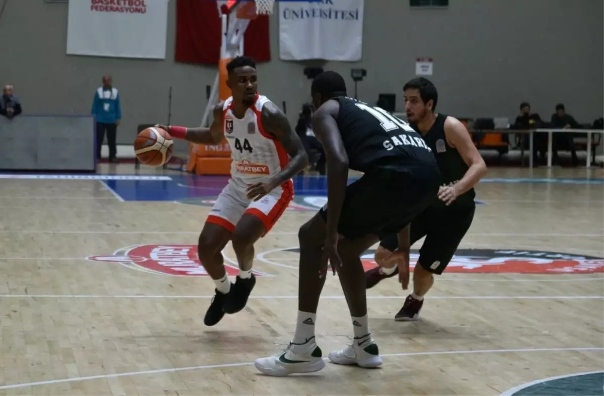 Tahincioğlu Basketbol Süper Ligi: Muratbey Uşak: 69 - Sakarya Bşb Basketbol: 81