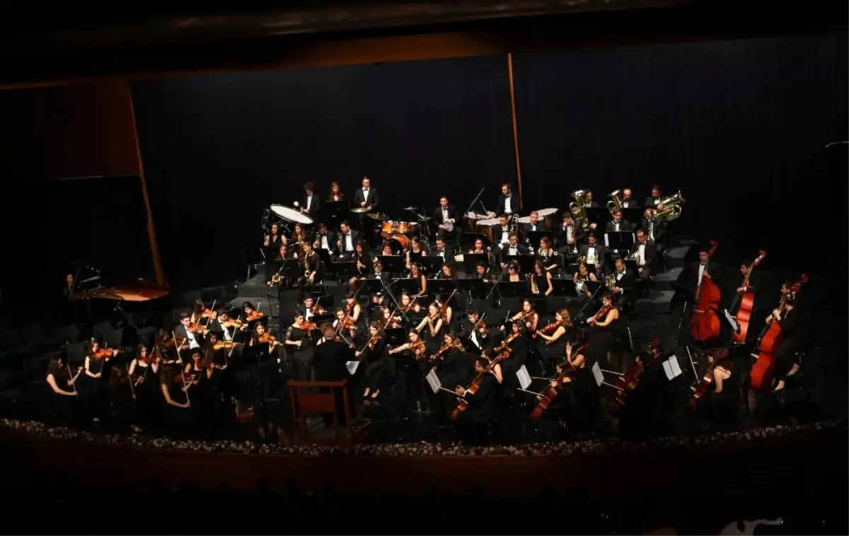 Ted Senfoni Orkestrası Bursa\'da Konser Verdi