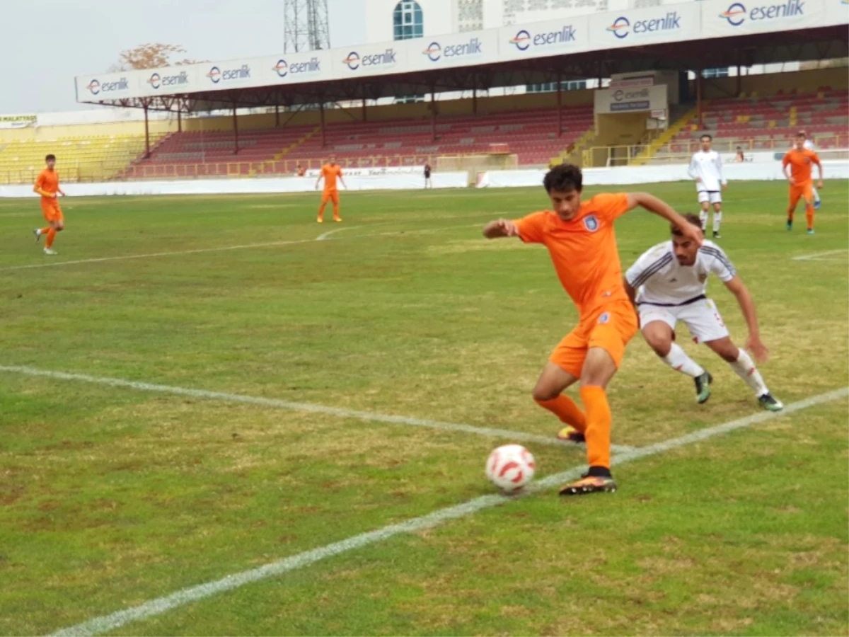 U21 Ligi\'nde Evkur Yeni Malatyaspor, Medipol Başakşehir\'e 2-1 Mağlup Oldu