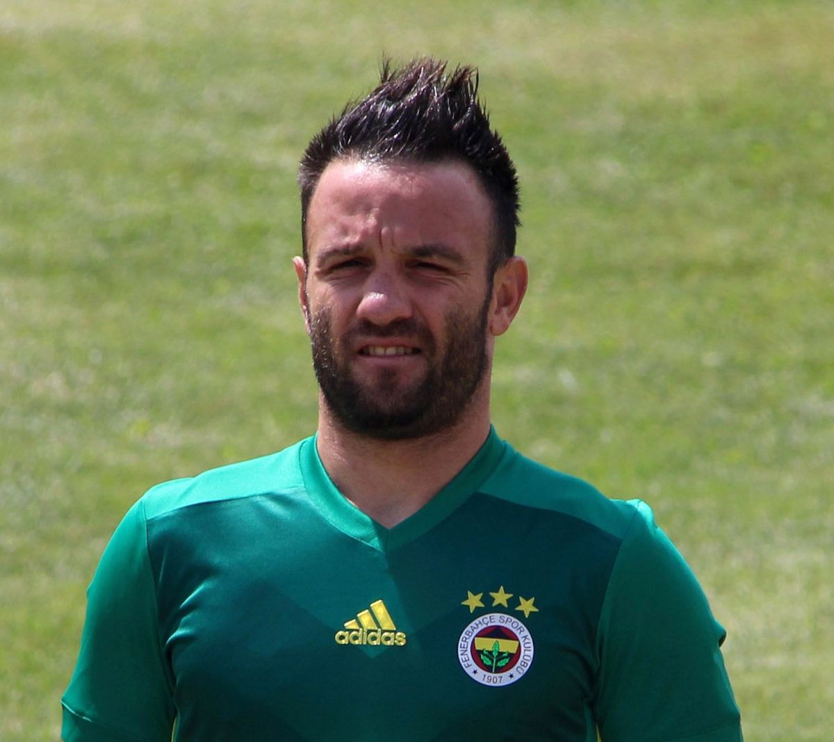 Valbuena ve Isla\'da 2. Derece Yırtık