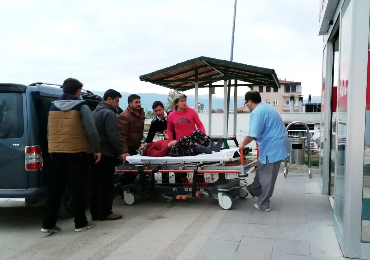 Zeytin Ağacından Düşen 78 Yaşındaki Kadın Kalçasını Kırdı