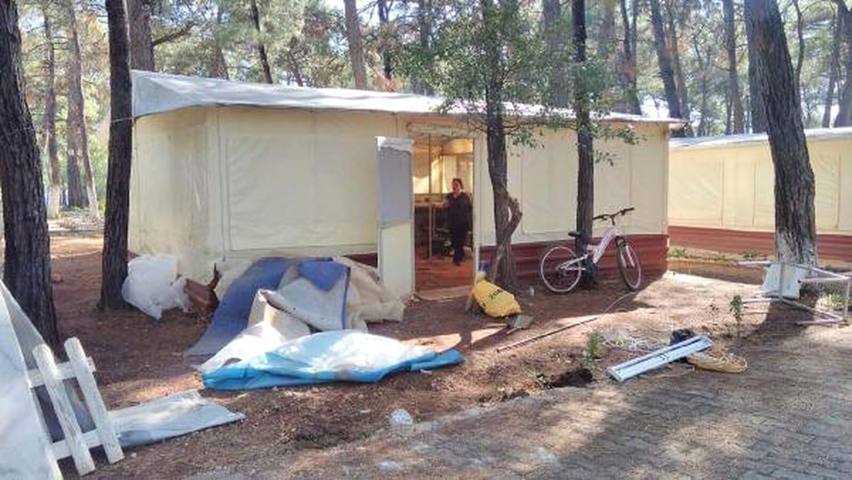 Akyaka Orman Kampına Sabah Operasyonu;çadırcılar Yerleşik Düzene Geçip Mahalle Kurmuş