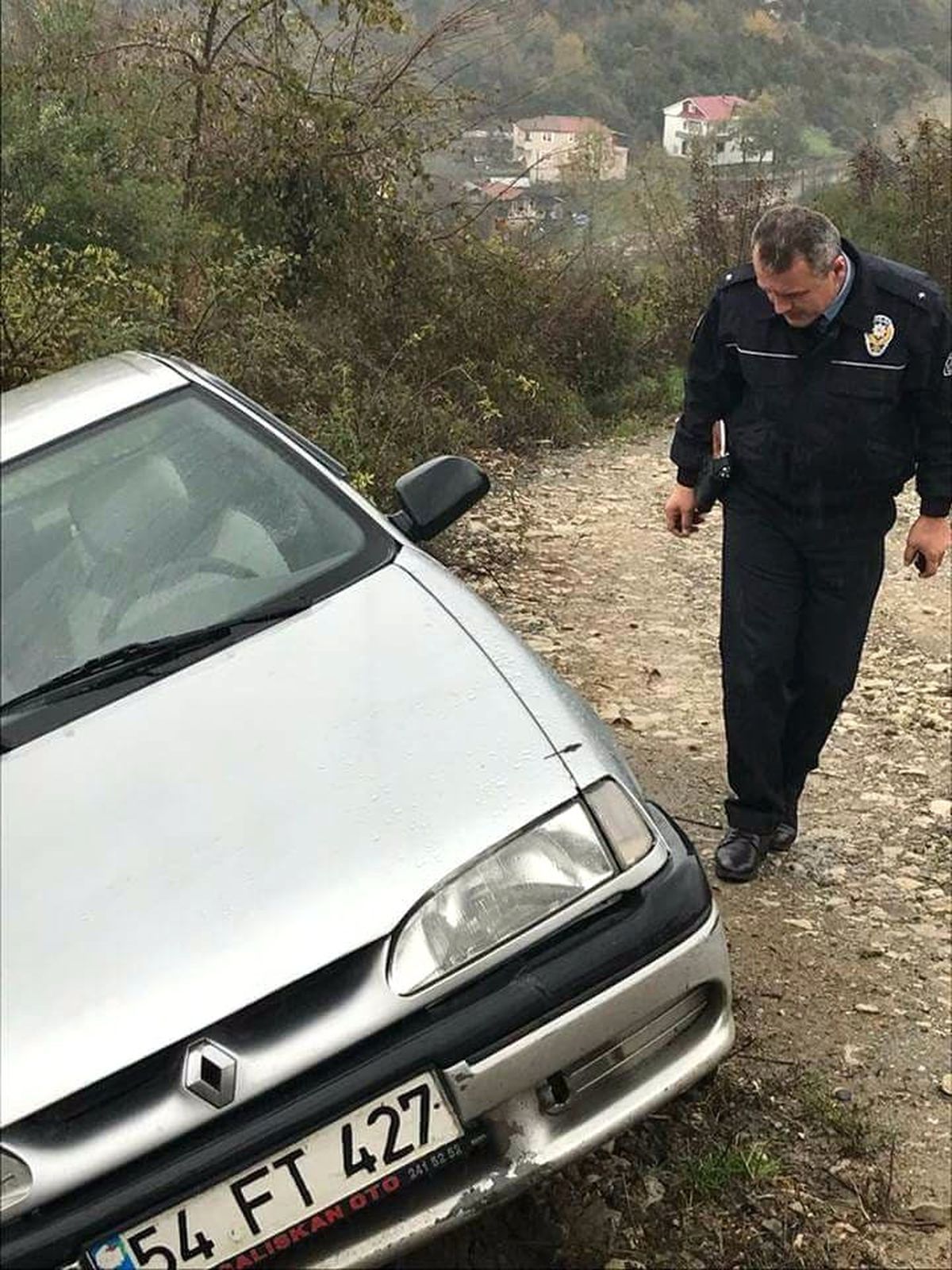 Çalıntı Araç Yol Kenarında Bulundu