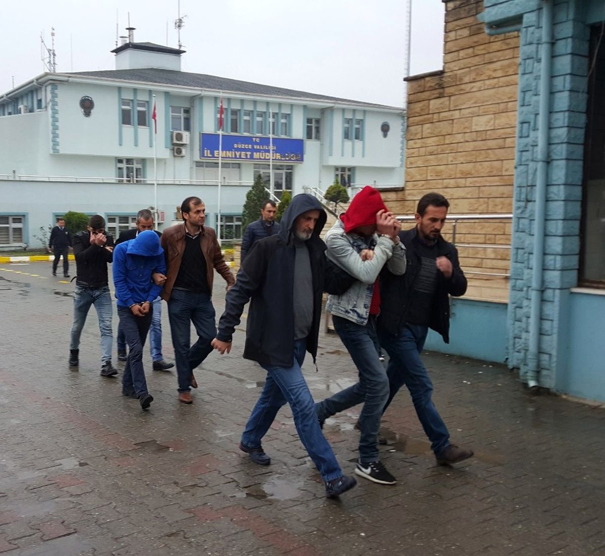 Çeşitli Suçlardan Aranan 3 Kişi Adliyeye Sevk Edildi