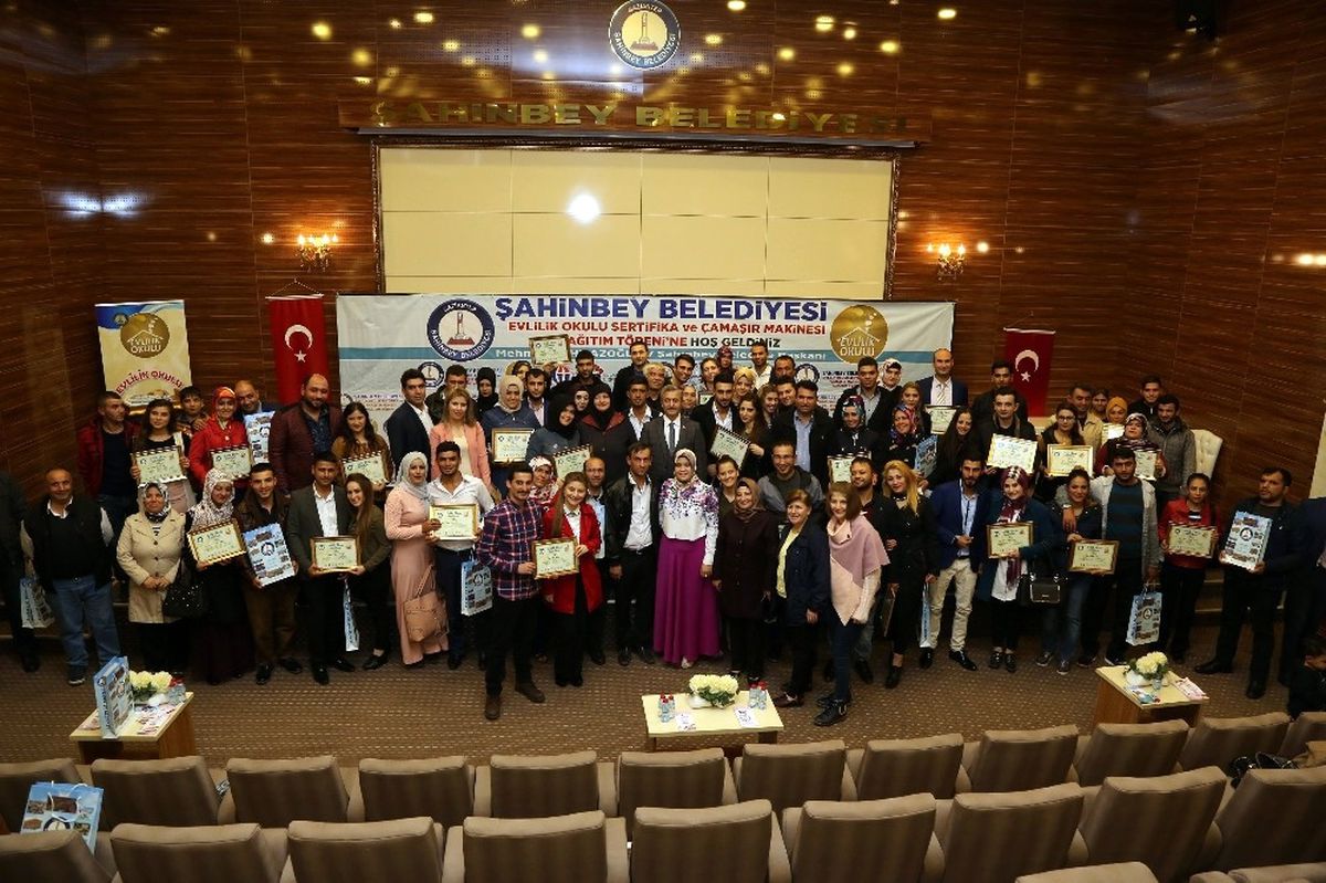 Diplomalı Evli Çiftler